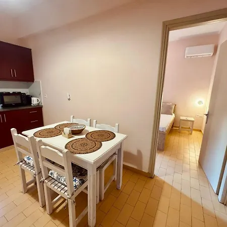 Seaside Garden House 8 ダシア